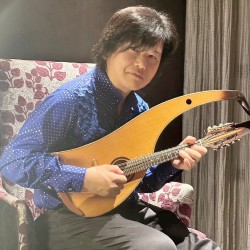 坂野慎哉（マンドリン）